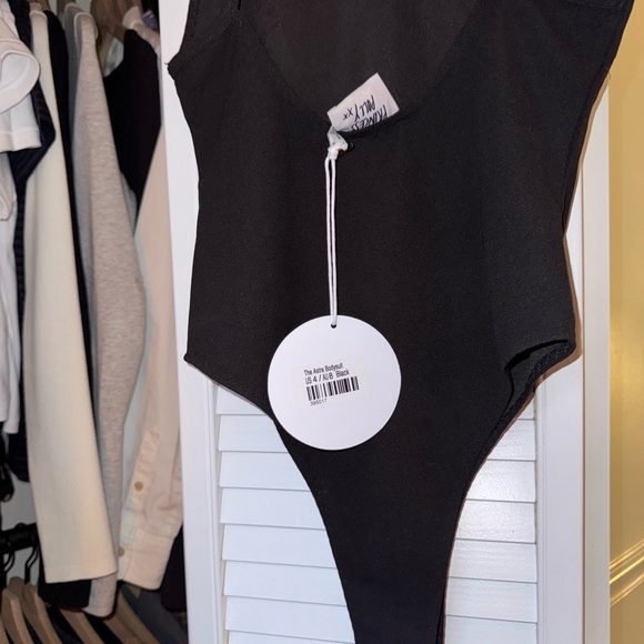 Princess Polly ‘Astra V-Neck Cami Bodysuit’ in Black - Picture 4 of 5